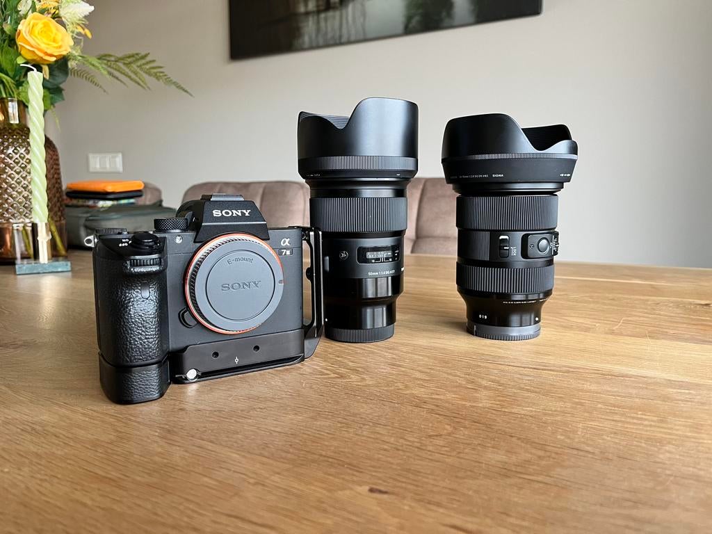Sony A7 III complete set! + Sigma Art 24-70mm 2.8 & 50mm 1.4, Ophalen, Zo goed als nieuw, Sony, Geen optische zoom