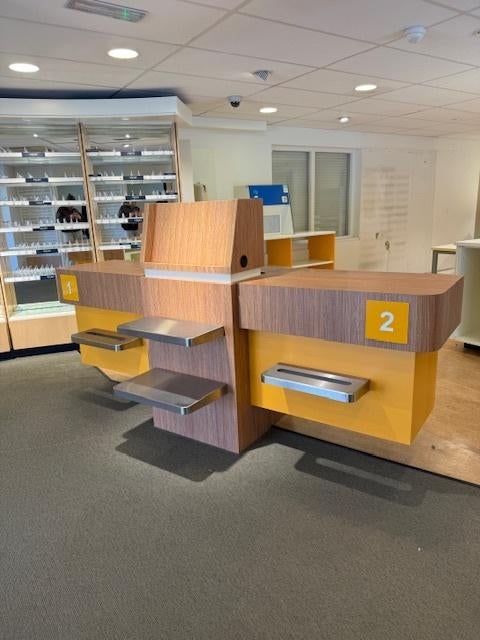 Balie 2x, Ophalen, Zo goed als nieuw