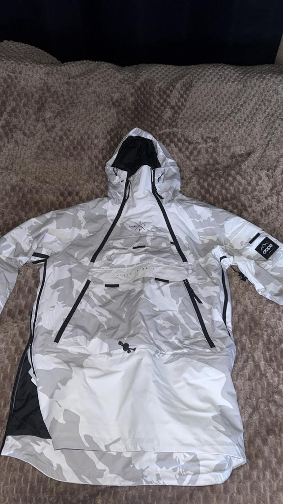 Witte camo jas Dope snow snowboard/Ski, Ophalen of Verzenden, Zo goed als nieuw, Regenjas