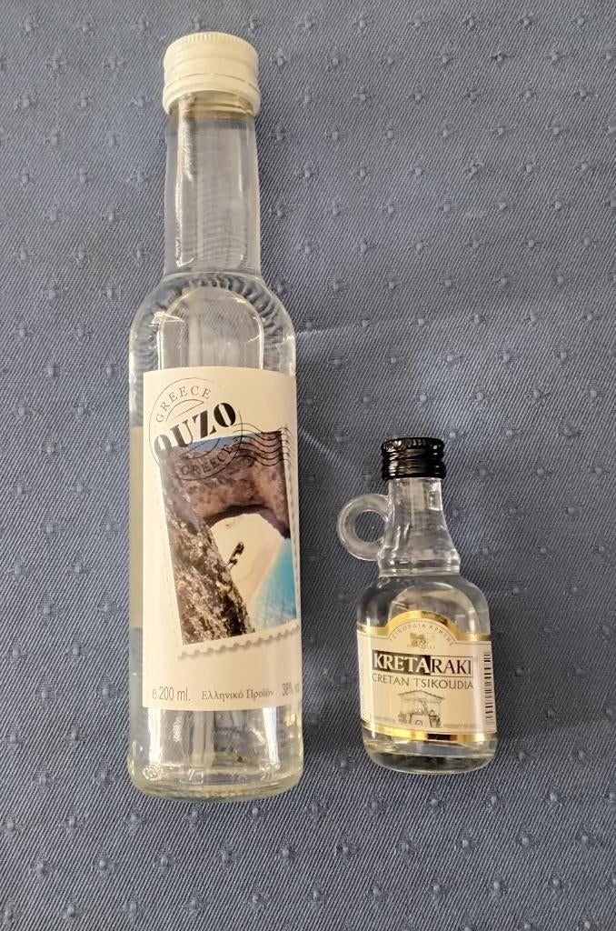 2x grieks souvenir Tsikoudia, Ophalen, Nieuw, Overige typen