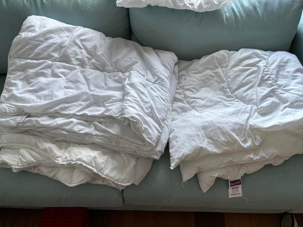 Peuterbed - 3 dekens, 4 dekbedovertrekken, 1 peuterkussen, Ophalen, Zo goed als nieuw, Wit, Jongetje of Meisje