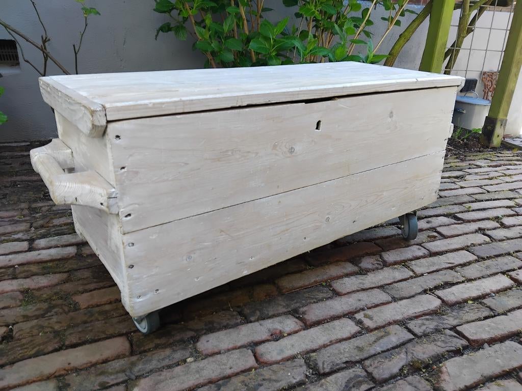 Houten dekenkist op wielen antiek oud, Ophalen, Minder dan 50 cm, Gebruikt, 50 tot 100 cm