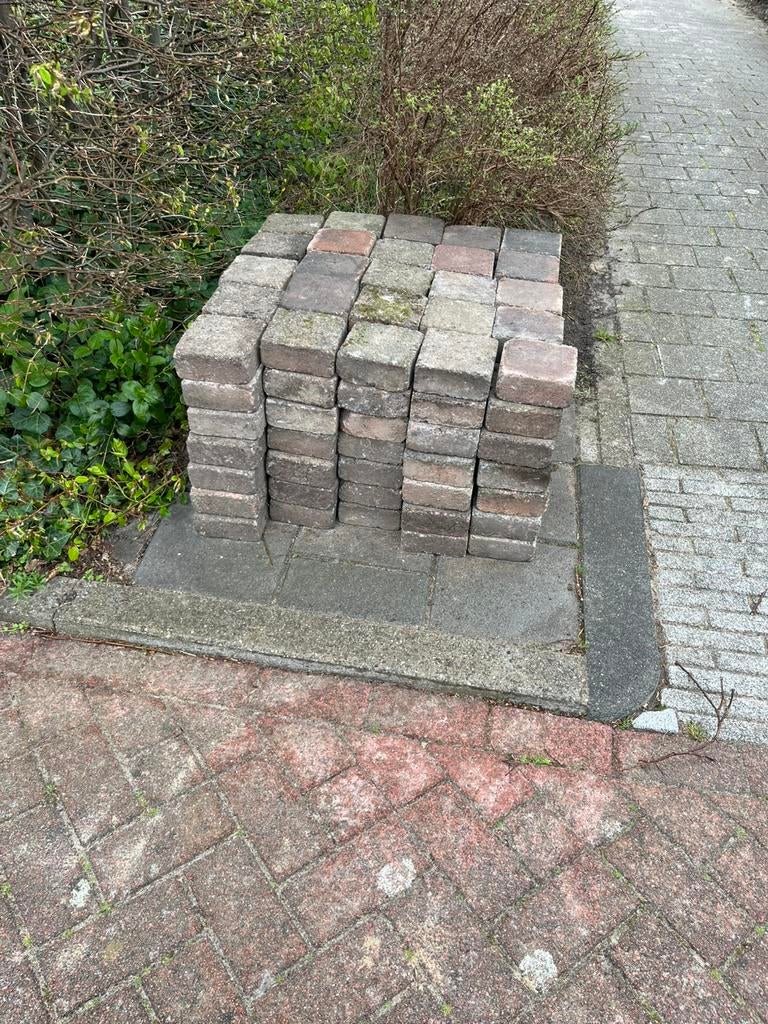 Gebruikte betonnen stenen voor terras of pad, Ophalen, Gebruikt, Klinkers, 10 m² of meer