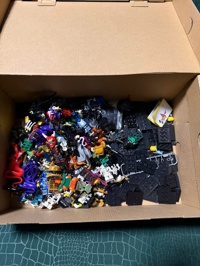 Bulk lego ninjago knock off poppetjes, Ophalen, Zo goed als nieuw