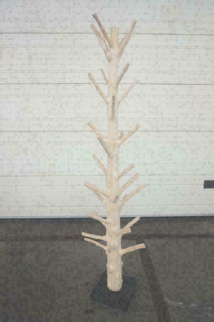 kapstokboom van hout met metalen voet, 2 meter hoog OP = OP