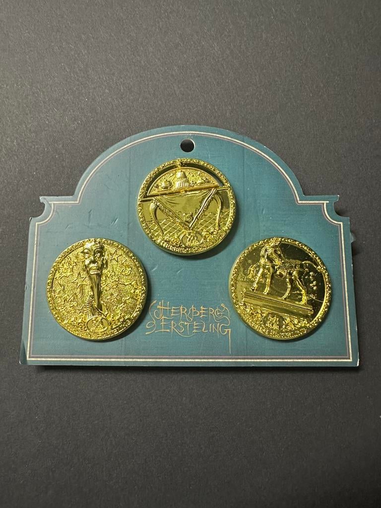 Efteling pins herberg ersteling, Ophalen of Verzenden, Zo goed als nieuw, Button of Speldje