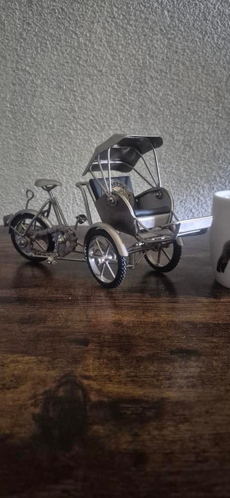 Metalen riksja model - Decoratief miniatuur voertuig, Overige merken, 1:50 of kleiner, Overige typen, Ophalen of Verzenden
