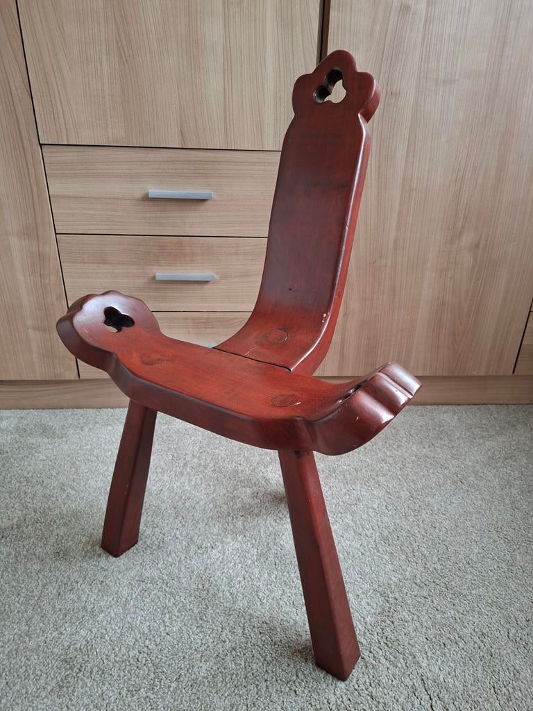 Leuk Spaans driepoot stoeltje, Huis en Inrichting, Stoelen, Ophalen, Gebruikt, Overige kleuren, Spaans, Rustiek