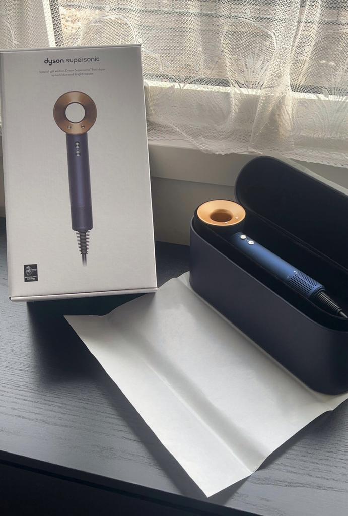 Dyson Supersonic Gift edition Gloednieuw met garantie!, Ophalen of Verzenden, Nieuw, Föhn of Haardroger