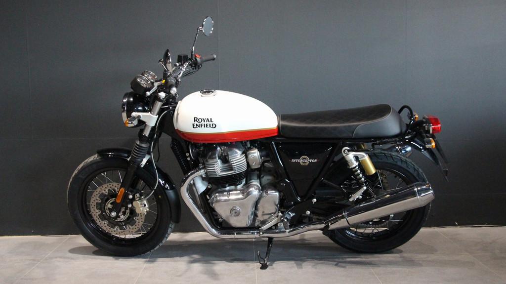 Royal-Enfield INTERCEPTOR 650 (bj 2026) - foto 2