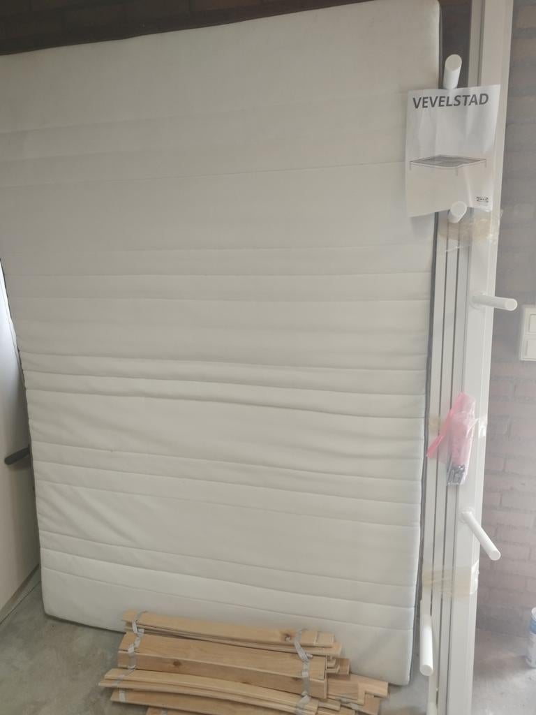 IKEA VEVELSTAD bedbodem en matras GEBRUIKT, Ophalen, Eenpersoons, 90 cm