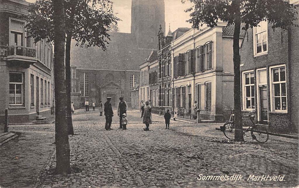 Sommelsdijk: Marktveld Kerk Goeree-Overflakkee, Ophalen of Verzenden, Voor 1920, Gelopen, Zuid-Holland
