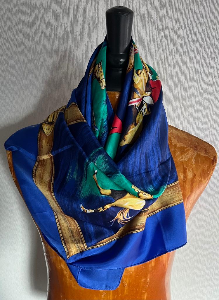 André Claude Canova. Prachtige zijden shawl/sjaal., Ophalen of Verzenden, Zo goed als nieuw, André Claude Canova, Sjaal