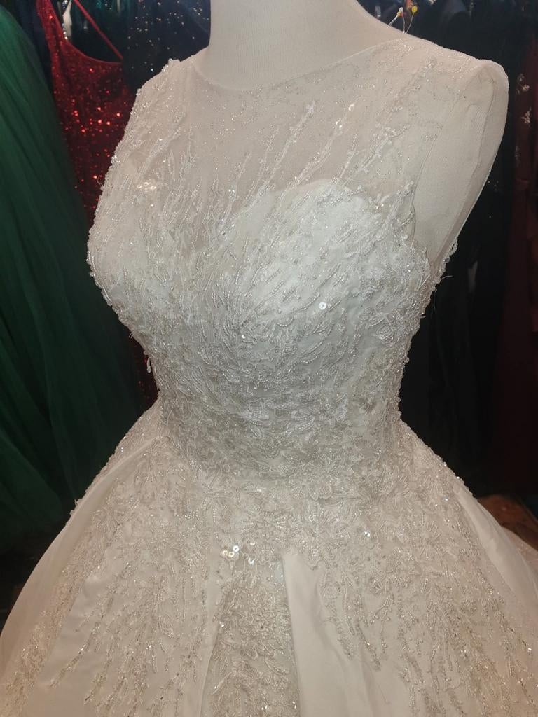 Te koop : trouwjurken en andere gala of feestkleding., Ophalen, Nieuw, Wit, Trouwjurk