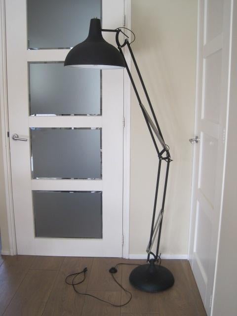 industriele Vloerlamp. Zwart. 190 cm hoog.Diameter  40 cm., Zo goed als nieuw, Metaal, 150 tot 200 cm, Ophalen