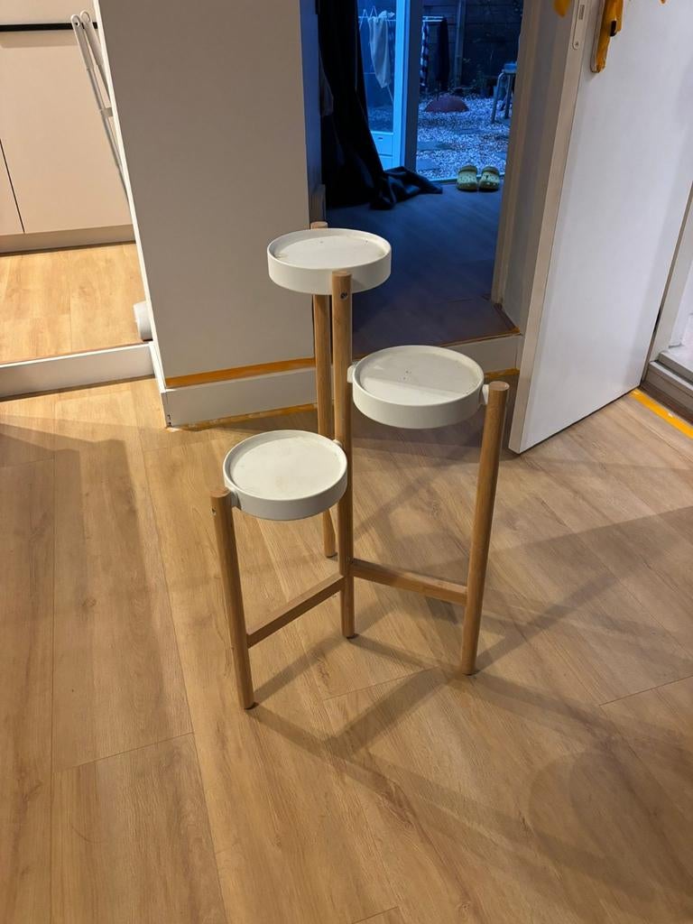 Ikea bamboo side/plant table, Ophalen
