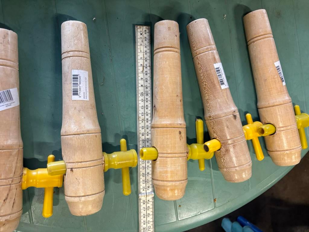 6 nieuwe houten regenton kranen ongeveer 24 cm lang., Ophalen of Verzenden, Zo goed als nieuw, Kweekbak