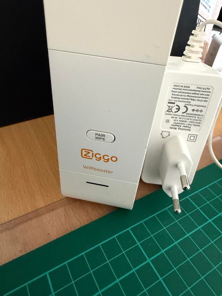 Ziggo wifibooster, Computers en Software, Routers en Modems, Ophalen of Verzenden, Gebruikt, Router