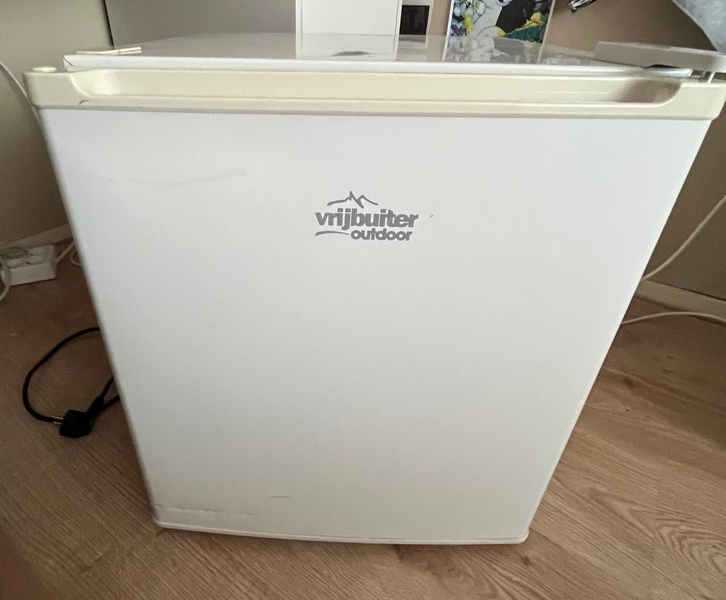 Mini koelkast Vrijbuiter, Witgoed en Apparatuur, Koelkasten en IJskasten, Ophalen, Gebruikt, Minder dan 85 cm, Minder dan 75 liter
