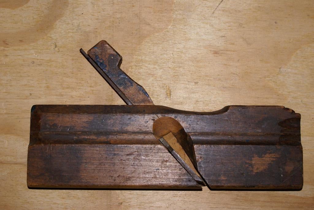 "NOOITGEDAGT" houten handschaaf met het logo/kroontje  J.N, Ophalen