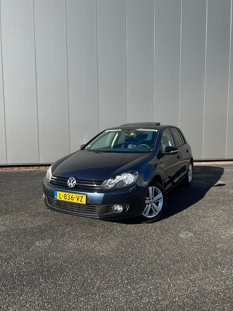 Volkswagen Golf 1.2 TSI schuifkanteldak, Voorwielaandrijving, Zwart, 4 cilinders, Blauw