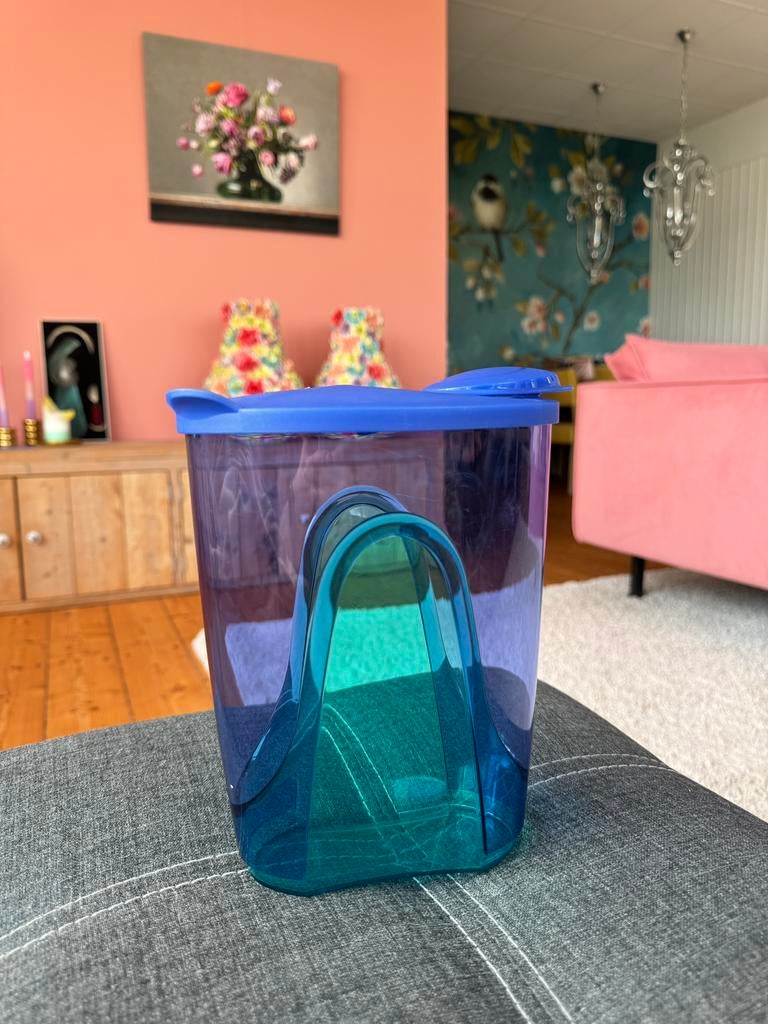 Tupperware Eleganzia Kan Karaf Blauw 1,6 Liter, Ophalen of Verzenden, Zo goed als nieuw, Groen, Beker of Kan