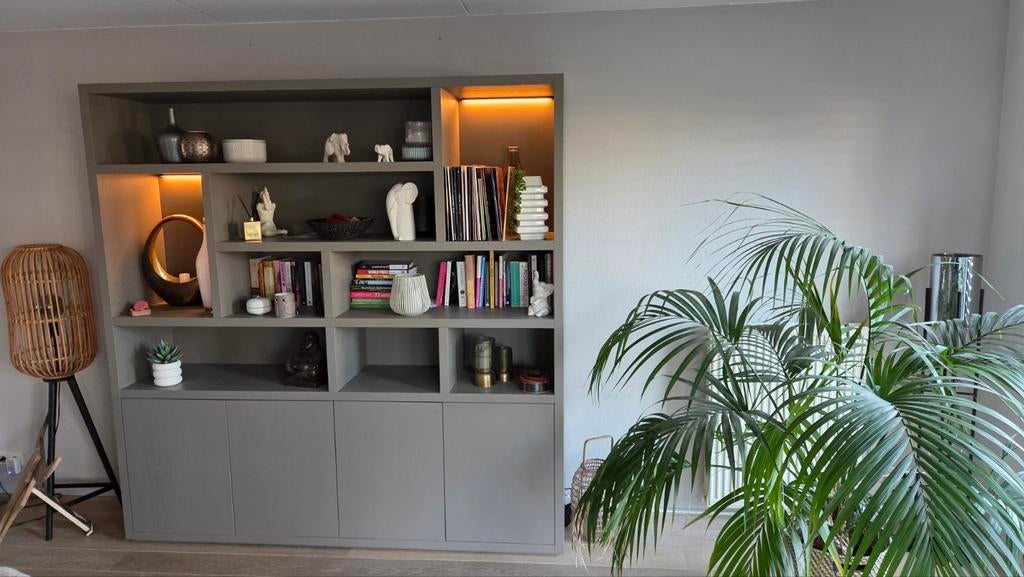 Te koop Wandkast Barcelona Goossens, Ophalen, Zo goed als nieuw, 25 tot 50 cm, 200 cm of meer