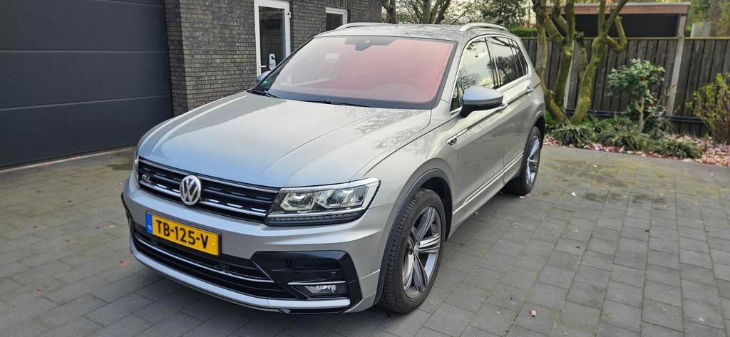 Volkswagen Tiguan R-line 1.4 TSI 4Motion DSG 2018 Grijs, Automaat, Stof, 4 cilinders, 2000 kg