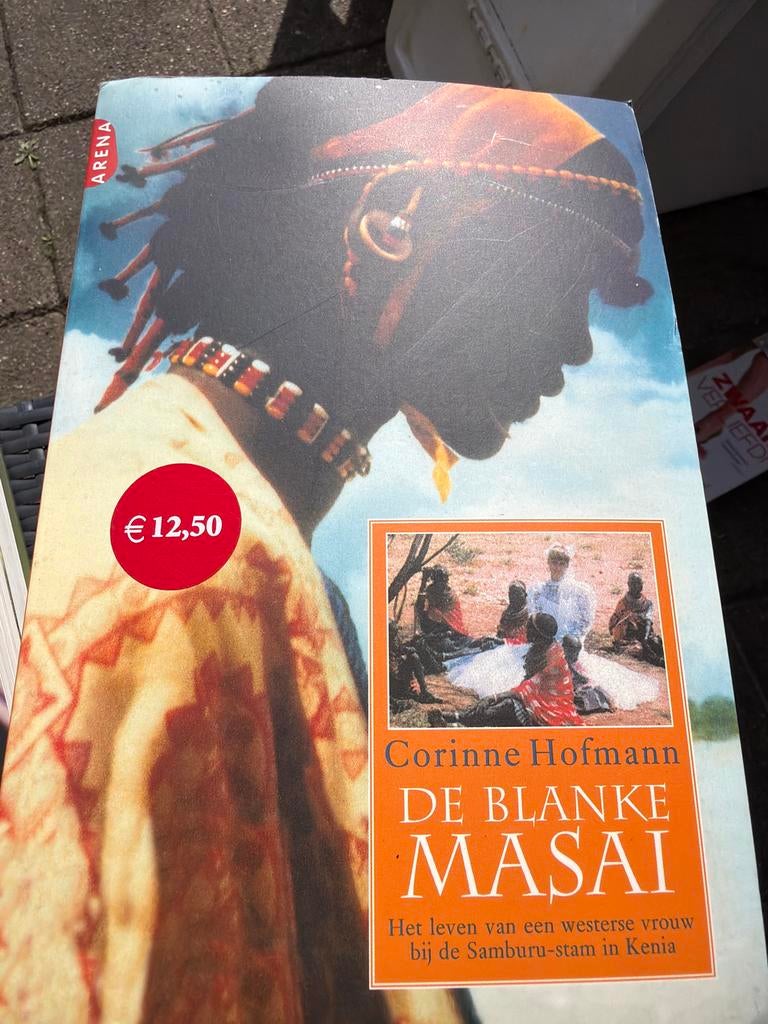NK1.  De Blanke Masai - Corinne Hofmann (Boek), Boeken, Ophalen of Verzenden, Zo goed als nieuw, Overige