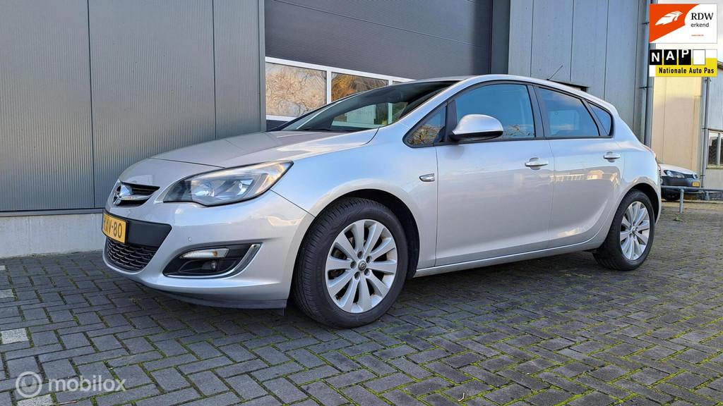 Opel Astra 1.4 Turbo Business +, Auto's, Opel, Voorwielaandrijving, Euro 5, Gebruikt, 680 kg