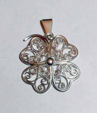 Hanger Klavertje Vier Zilver Filigrain, Sieraden, Tassen en Uiterlijk, Ophalen of Verzenden, Zo goed als nieuw, Bloem of Plant