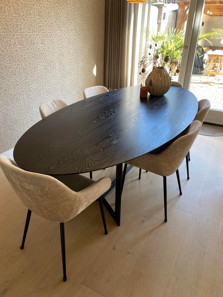 Zwarte ovale eettafel, Ophalen, 100 tot 150 cm, 200 cm of meer, Zo goed als nieuw