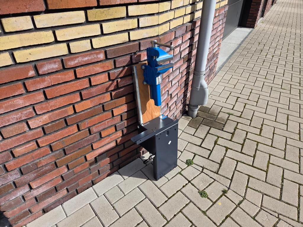 Sortimo bankschroef uitklapsysteem bedrijfswagen inrichting, Ophalen