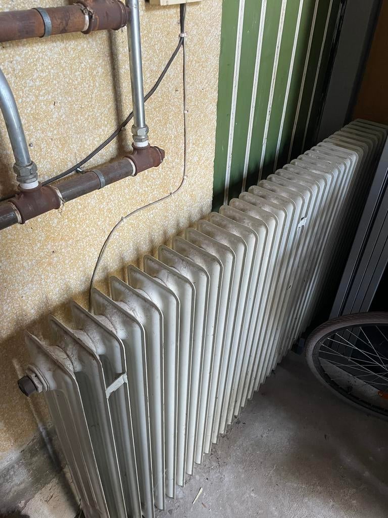 Radiator Jaren 30 stijl, Doe-het-zelf en Verbouw, Verwarming en Radiatoren, Ophalen, Zo goed als nieuw, Radiator, 30 tot 80 cm