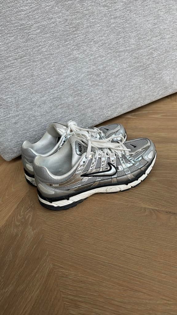Nike P6000 zilver zwart 38,5, Ophalen of Verzenden, Grijs, Sneakers of Gympen