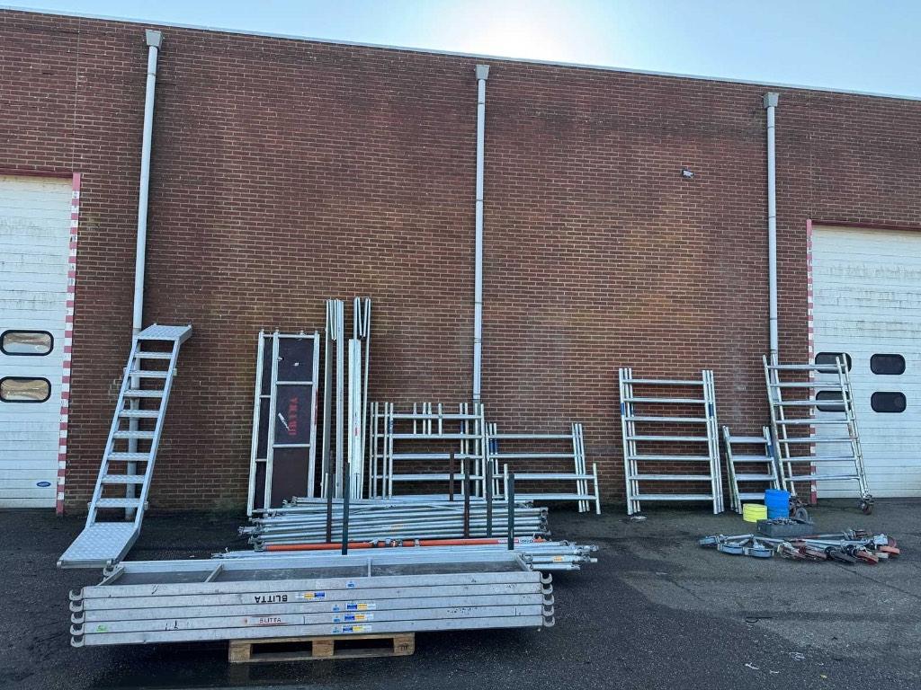 Aluminium Steiger v.v. trap, valbeveiliging, steigerwielen, Doe-het-zelf en Verbouw, Steigers, Ophalen, Gebruikt, Rolsteiger of Kamersteiger