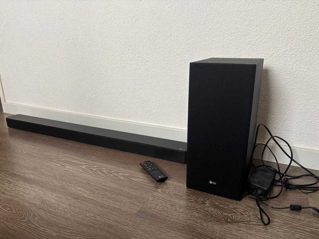 LG SL7Y soundbar met draadloze subwoofer, Audio, Tv en Foto, Soundbars, Ophalen, Bluetooth, Zo goed als nieuw
