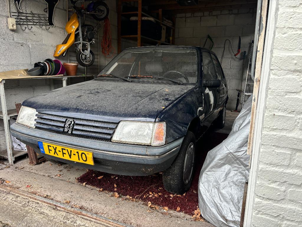 Peugeot 205 1.8 GRD DSL 1992 schuurvondst 1e EIG/DIESEL/5D, Auto's, Peugeot, Voorwielaandrijving, Stof, 4 cilinders, Blauw