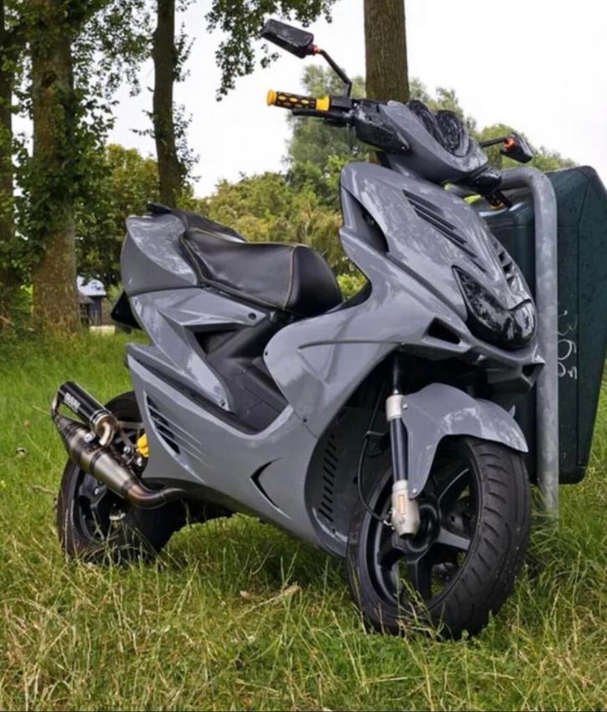 ‼️ GEZOCHT ‼️ Yamaha Aerox 50cc, Ophalen of Verzenden, Zo goed als nieuw