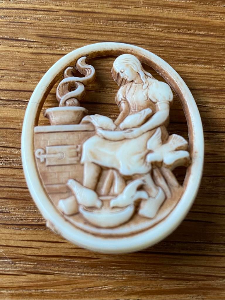 Speld pin Winterhulp Nederland WHN Doornroosje wo2 nsb, Ophalen of Verzenden, Nederland, Embleem of Badge