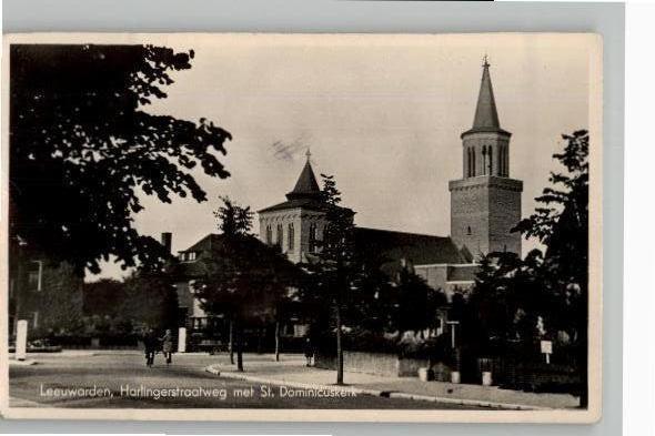 Leeuwarden Harlingerstraatweg + St. Dominicus kerk st 1947