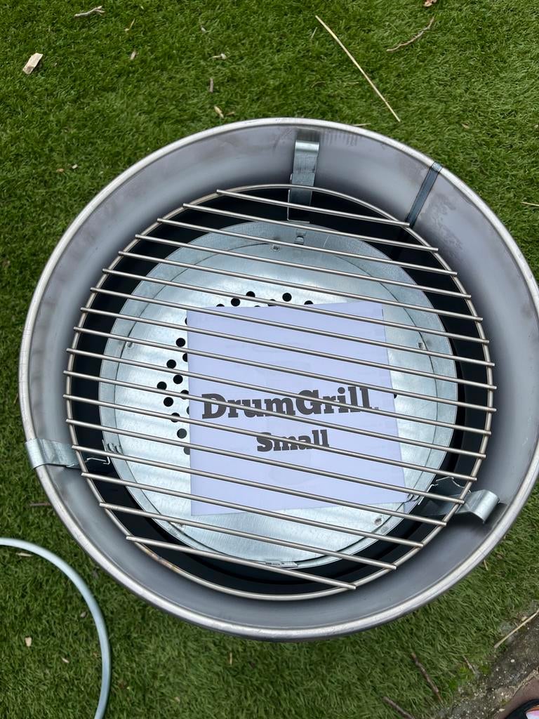 Nieuwe originele Bavaria BBQ barrel DrumGrill Small, Tuin en Terras, Ophalen, Nieuw, Met accessoires