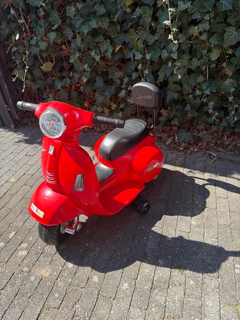 Rode Vespa kinder scooter met motortje, Ophalen, Gebruikt, Overige typen