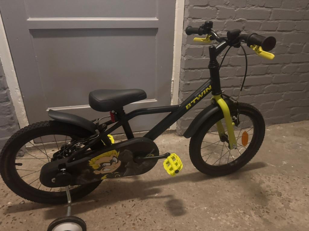 Nieuwe Botsauto en Kinderfiets tekoop, Ophalen, Nieuw, Handrem, BTWIN
