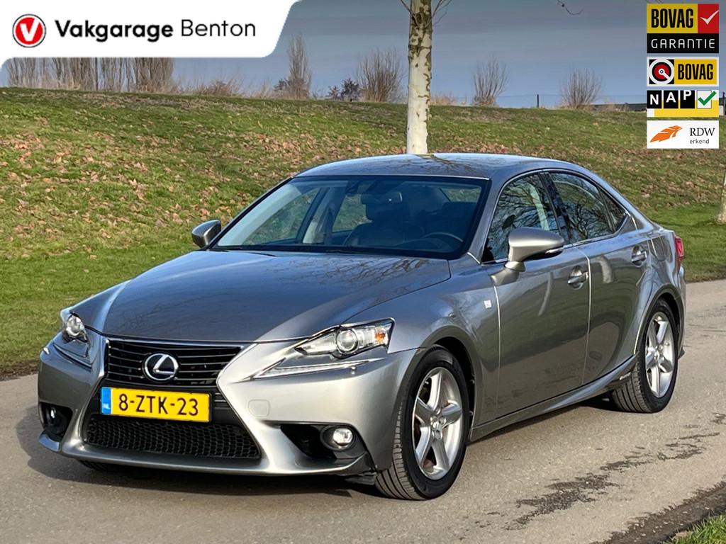 Lexus IS 300h 25th Edition | Limited Edition | Navigatie | S, Euro 5, Achterwielaandrijving, Gebruikt, Leder en Stof