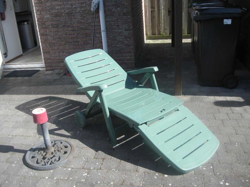 Ligstoel + kussen, Ophalen, Zo goed als nieuw, Verstelbaar