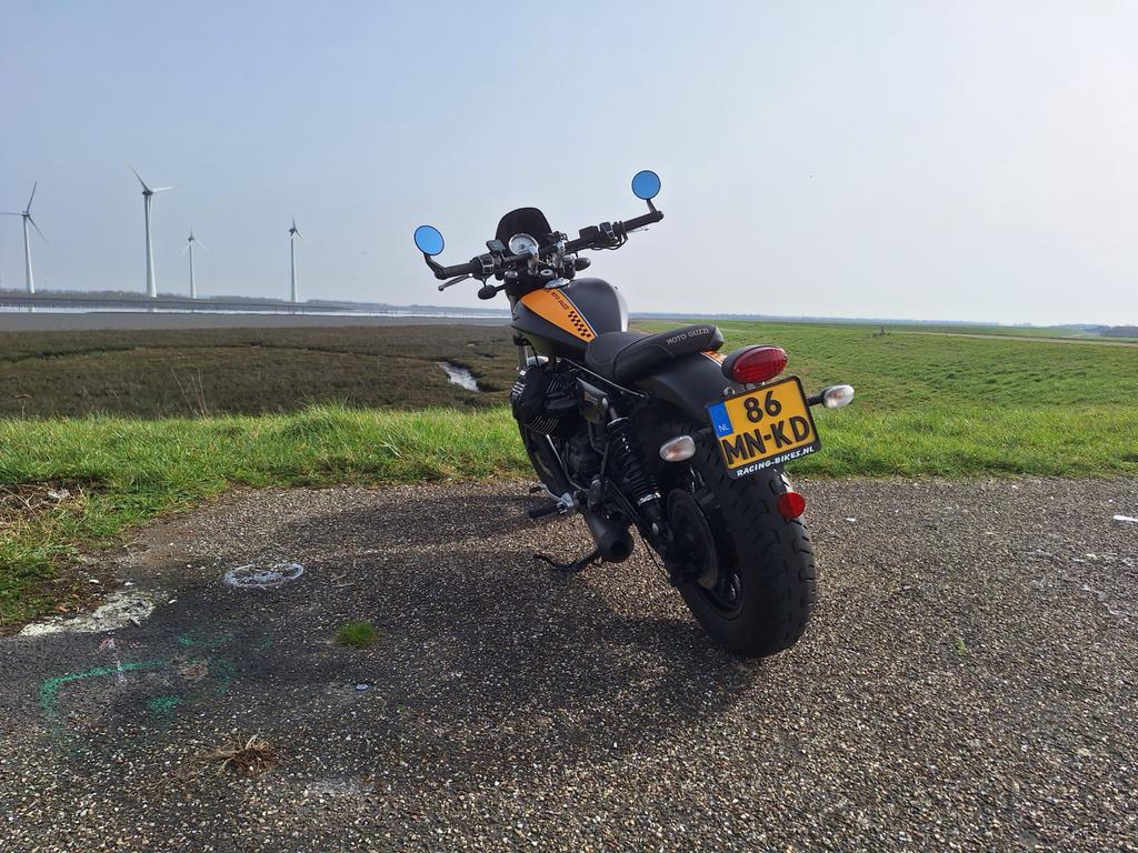 MOTO GUZZI V9 BOBBER 2016 - Topstaat, Motoren, Motoren | Moto Guzzi, Cardan-aandrijving, 2 cilinders, Particulier, Naked bike