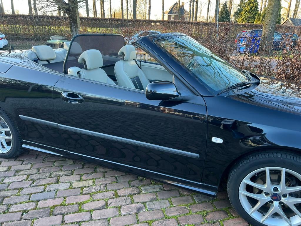 Saab 9-3 1.8 T Cabrio 2006 Zwart, Voorwielaandrijving, 1998 cc, Metallic lak, 4 cilinders
