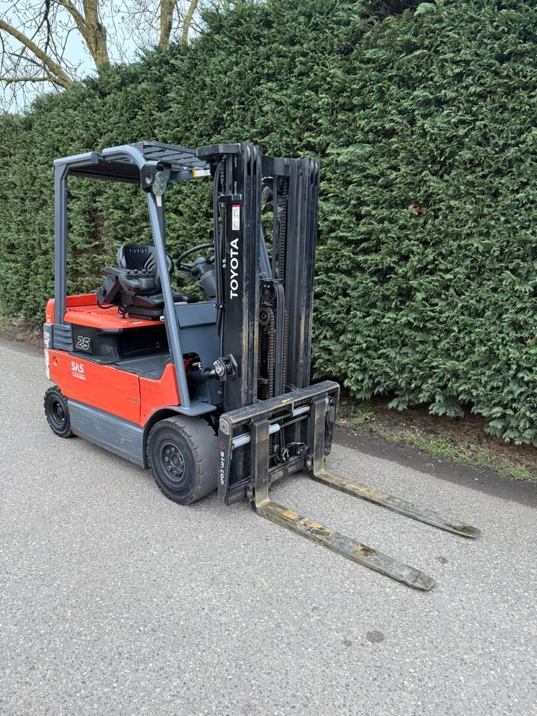 Toyota elektrische heftruck 2,5 ton driedelige mast, 2000 tot 3000 kg, Ophalen of Verzenden, Elektrisch, Heftruck