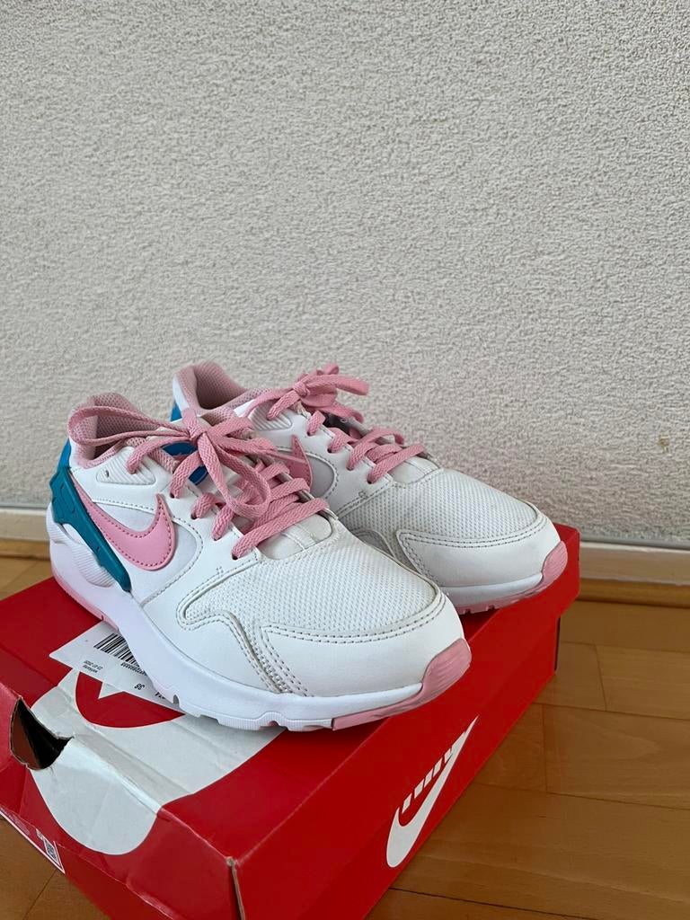 Niek Sneakers schoenen Wit/ Roze /Blauw/ maat 38, Wit, Nike, Ophalen of Verzenden, Sneakers of Gympen